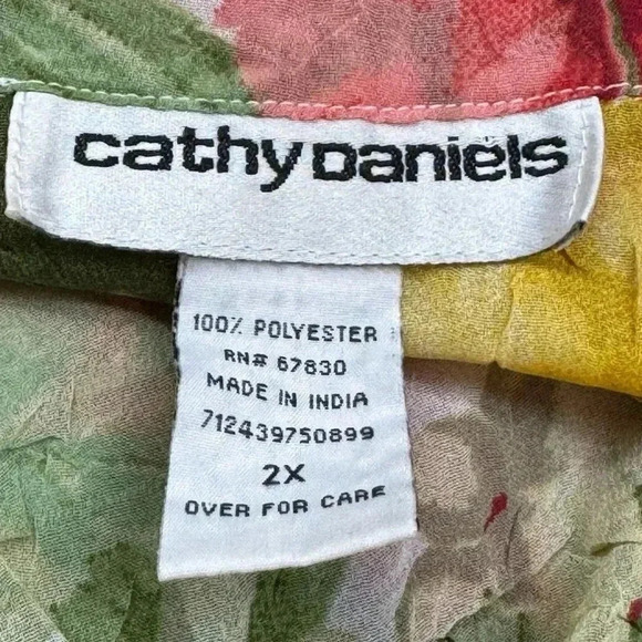 Cathy Daniels Women's 2XL Floral Hawaiian Button-Up Shirt Multicolor Long Sleeve - Picture 3 of 3